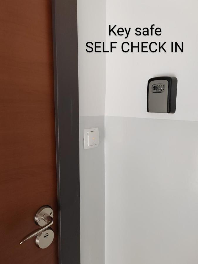 S15 Studio Apartment Free Parking 萨格勒布 外观 照片